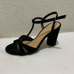 Gianni Bini Suede Black Heels T Strap Sandals $79 Size 8 M